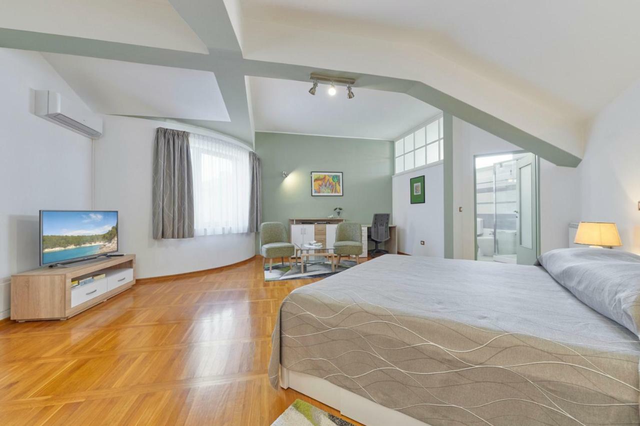 Villa Giardina Apartments วิงกุรัน ภายนอก รูปภาพ