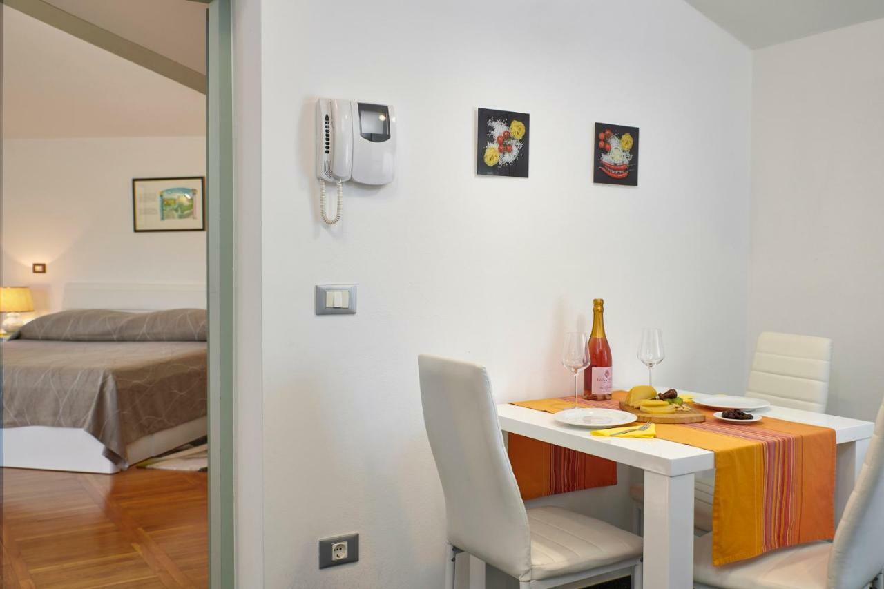Villa Giardina Apartments วิงกุรัน ภายนอก รูปภาพ